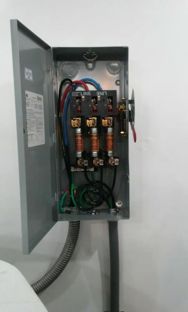 Three-phase disconnect switch installed for Smoke Detector Installation in Sparks